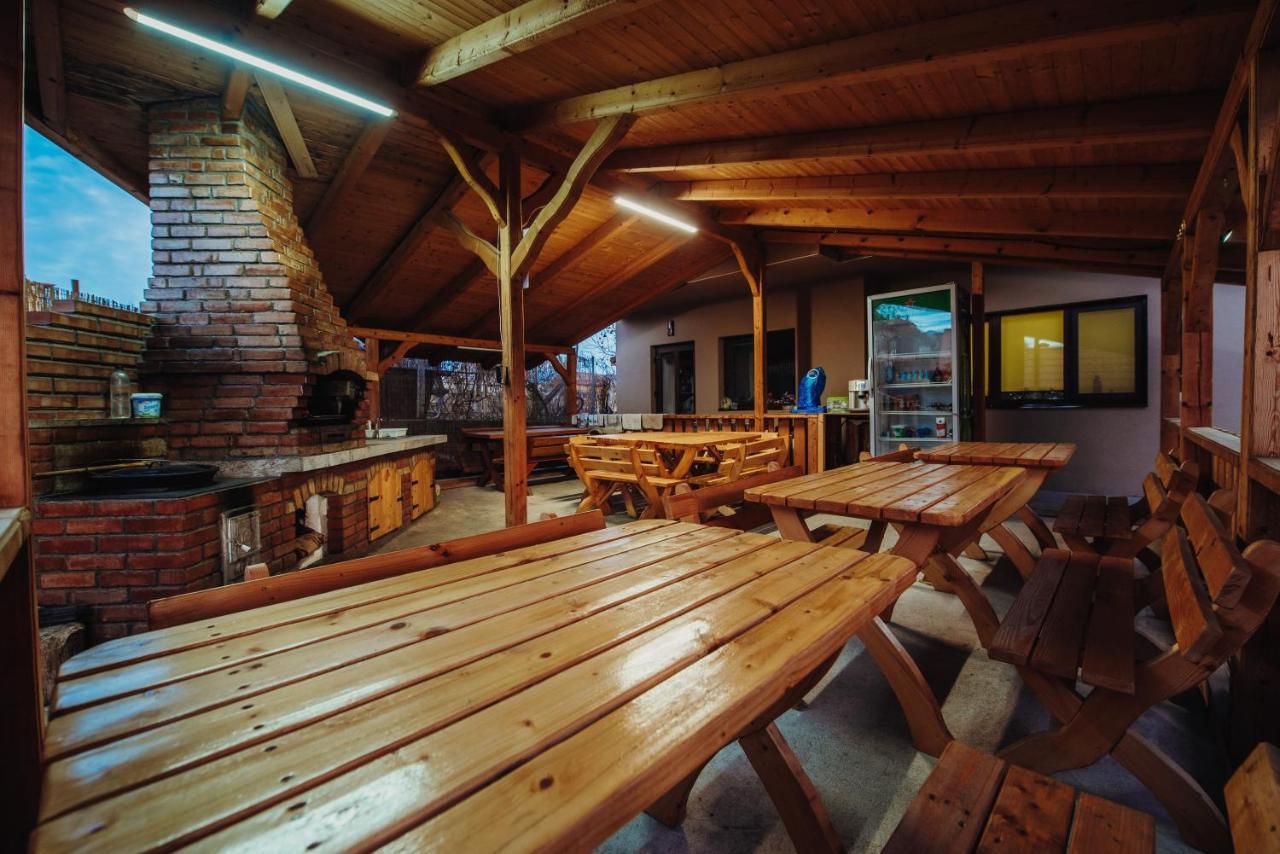 Pensiunea Smiley Turda Exterior photo